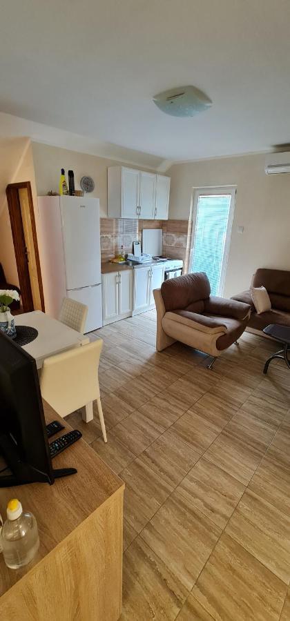 Apartman Nina2 Risan Exterior photo